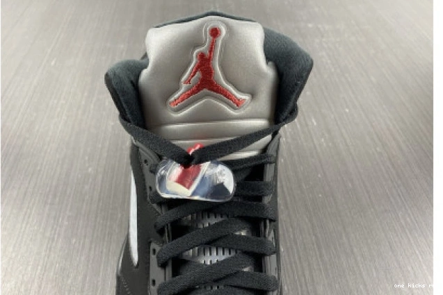 Rep Onekick 5 (2016) 845035-003 AIR JORDAN BLACK METALLIC 0630